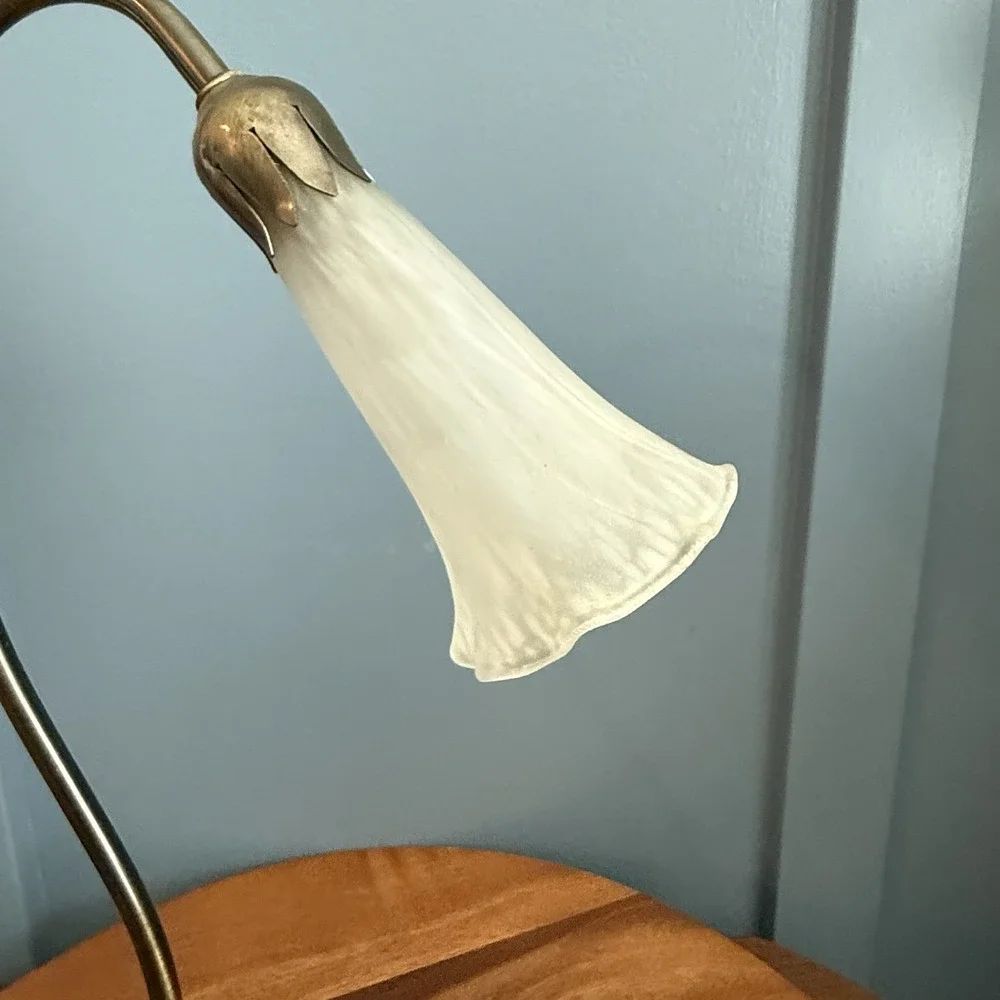 Art Nouveau Lily Pad Table Accent Lamp White Frosted Tulip Shade Glass Taiwan